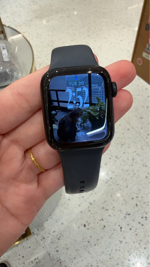 APPLE WATCH SE 2024, Mobile Phones & Gadgets, Mobile & Gadget ...