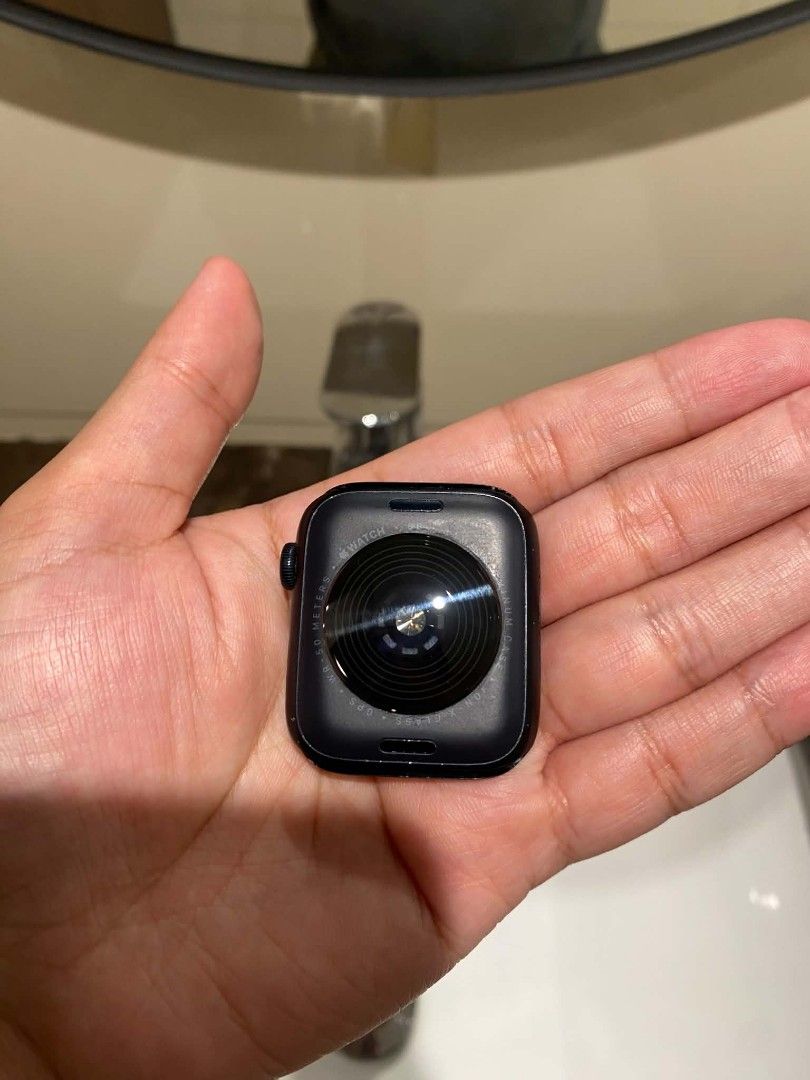 Apple Watch SE 2 (Category: Wearables & Smart Watches) located in Quezon City. Submitted by deonjersey (Listing ID 1469304548, Image 1). Description: Apple Watch SE 2 44MM 32gb 87 batt health Comes with box orig charger, extra orig strap. :) Diliman QC Area.
