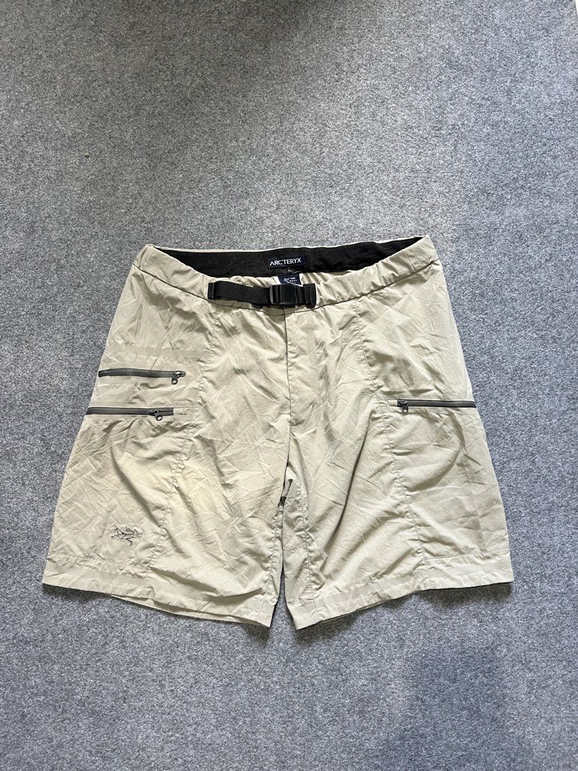 ARCTERYX trek short (Category: Shorts) located in Lapu Lapu. Submitted by jhonrener41426 (Listing ID 1469213934, Image 2). Description: Size 34 adjustable Length-18.5 Leg opening-12 Excellent condition Color rate 9.8/10 Authentic Issue none .