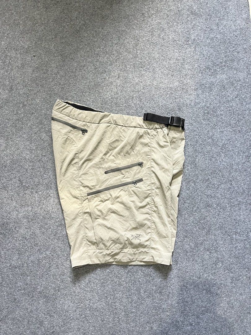 ARCTERYX trek short (Category: Shorts) located in Lapu Lapu. Submitted by jhonrener41426 (Listing ID 1469213934, Image 1). Description: Size 34 adjustable Length-18.5 Leg opening-12 Excellent condition Color rate 9.8/10 Authentic Issue none .