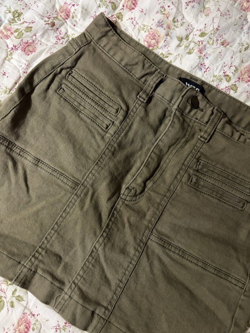 Army Green Micro Mini Skirt (Category: Skirts) located in Muntinlupa City. Submitted by herellas0504 (Listing ID 1469302563, Image 2). Description: Army Green Micro Mini Skirt Mine: 200 | Lock: 300 ———————————— size: 26-28 no issue, need wash only.