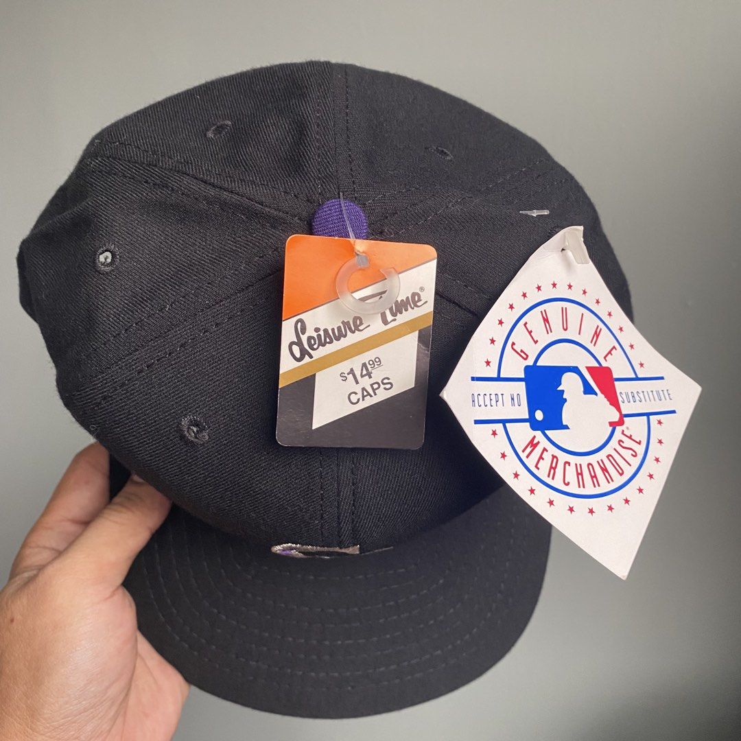 As pack vintage hats caps (Category: Caps & Hats) located in Cavite. Submitted by bong.ramos (Listing ID 1469164274, Image 3). Description: CR - wool Boston - twill Bon Jovi - twill Aspack - 4k No issue.