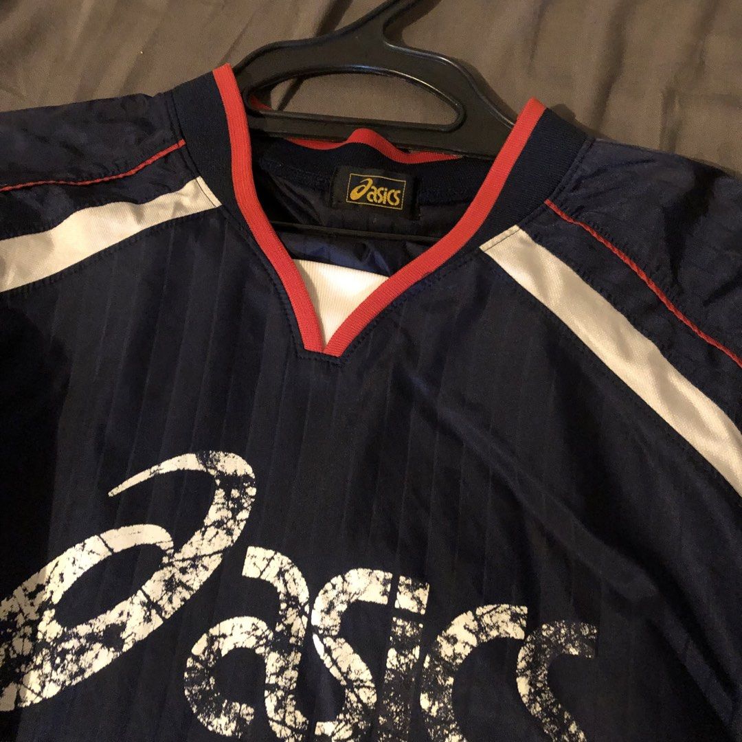 Asics Football Gear Jersey (Category: Coats, Jackets and Outerwear) located in Angeles City. Submitted by csmcgrl (Listing ID 1469324780, Image 2). Description: — medium — need washing — on hand, no rush shipping 🧾 mop: maribank, maya 🚚 mod: direct jnt 📍loc: angeles city, pampanga.