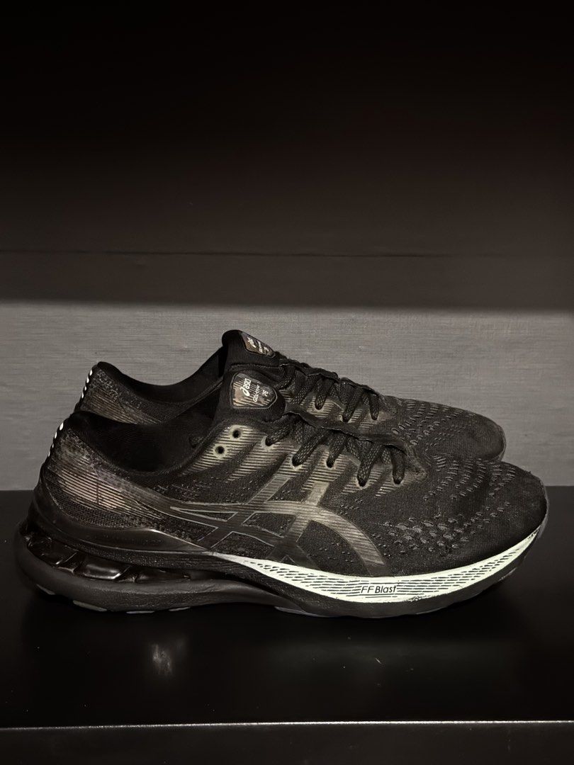 ASICS GEL RUNNING SHOSS (Category: Casual Shoes) located in Pateros City. Submitted by buynsell.ph (Listing ID 1469318740, Image 1). Description: Good condition Size 8.5m/42 eur.