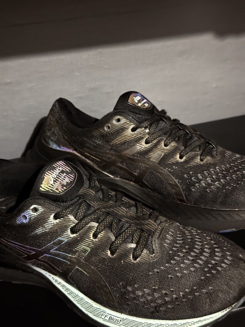 ASICS GEL RUNNING SHOSS (Category: Casual Shoes) located in Pateros City. Submitted by buynsell.ph (Listing ID 1469318740, Image 2). Description: Good condition Size 8.5m/42 eur.