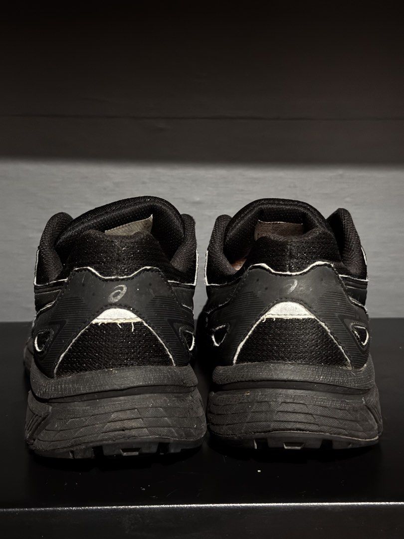 ASICS GEL TRIPLE BLACK (Category: Casual Shoes) located in Pateros City. Submitted by buynsell.ph (Listing ID 1469317151, Image 3). Description: GOOD CONDITION Us men:8mens/41.5 wur.