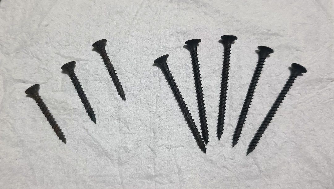 Assorted Black Drywall Screws (Category: Construction & Building Materials) located in Las Pinas. Submitted by danegilalfonso3 (Listing ID 1469312835, Image 1). Description: - Assorted lengths of black drywall screws - Features bugle heads and sharp points - Leftover extras from a previous project - Ideal for woodworking, drywall hanging, and general household fixes - Limited stock available, grab them before they're gone.