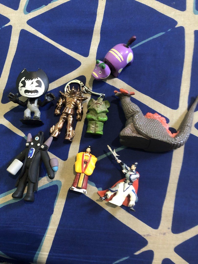 Assorted loose japan figurines (Category: Figurines & Statues) located in Quezon City. Submitted by markgolveo (Listing ID 1469200282, Image 1). Description: Assorted loose japan figurines.