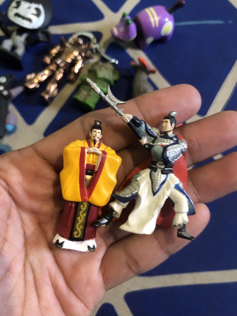 Assorted loose japan figurines (Category: Figurines & Statues) located in Quezon City. Submitted by markgolveo (Listing ID 1469200282, Image 2). Description: Assorted loose japan figurines.