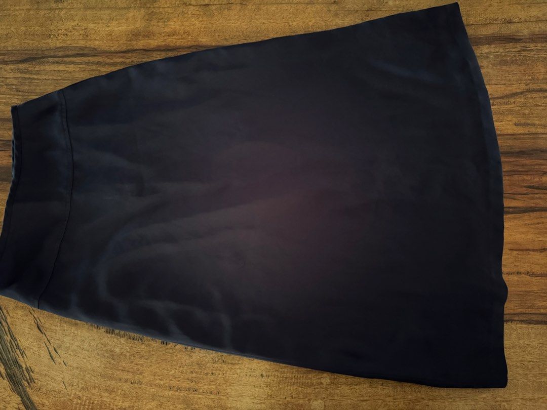 Assorted Skirt (Category: Skirts) located in Muntinlupa City. Submitted by tinry (Listing ID 1469183024, Image 3). Description: 100 each Garage sale excess Priority to wholesalers Assorted brands like plains and prints, uniqlo, cln, sm, vice versa, mango, kamiseta, tommy, BR, ann taylor, etc Med or large.