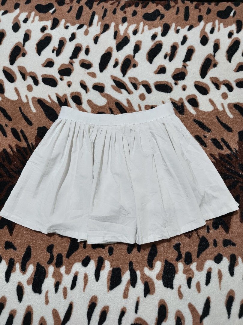 ATHLETA GIRL FIT TO SMALL (Category: Skirts) located in Manila. Submitted by gelove.thrift (Listing ID 1469302313, Image 1). Description: .