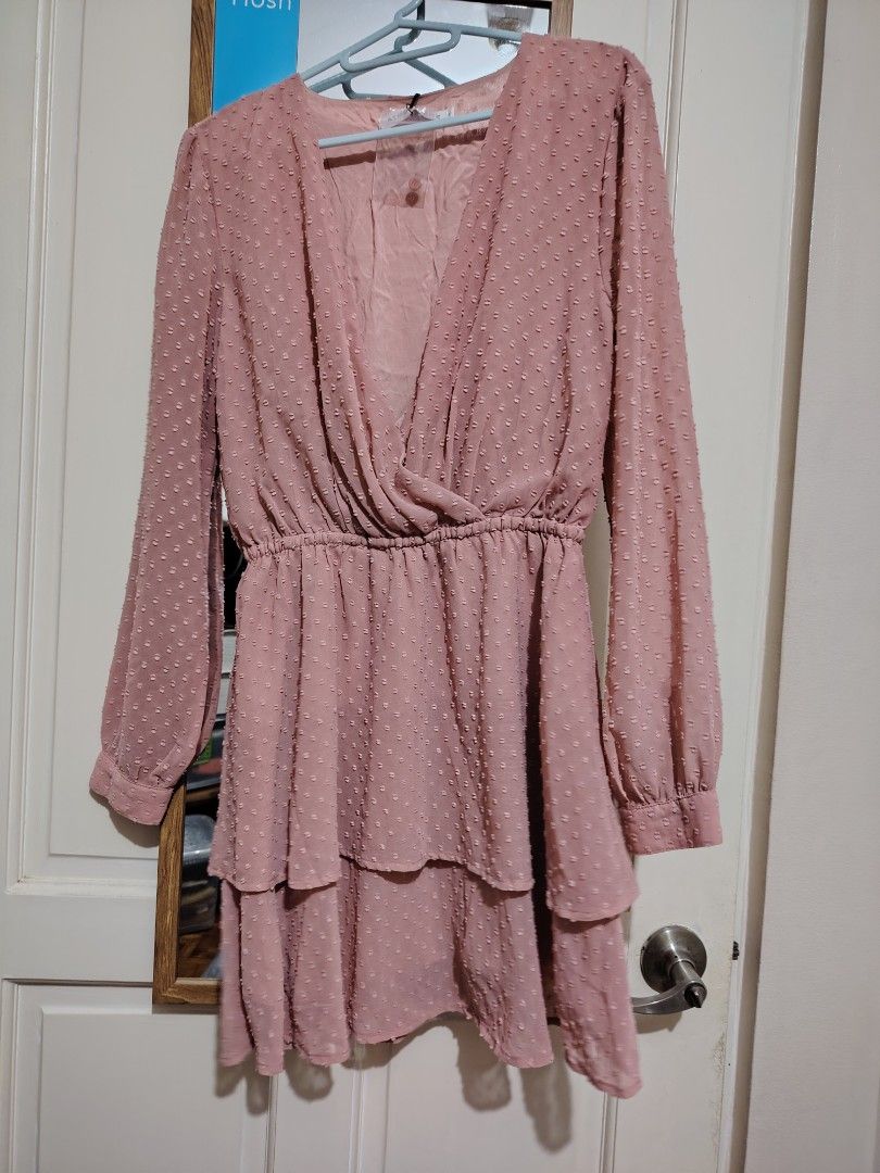 Atmos & Here Swiss Dot Mini Dress Size 8 (Category: Dresses) located in Mandaluyong City. Submitted by jnmagwho (Listing ID 1469167673, Image 1). Description: Atmos & Here old rose swiss dot fabric deep surplice neckline mini dress Size 8 (Medium) Ganda neto but it is now very short for me and I cannot wear it while running around with kids. 😅.