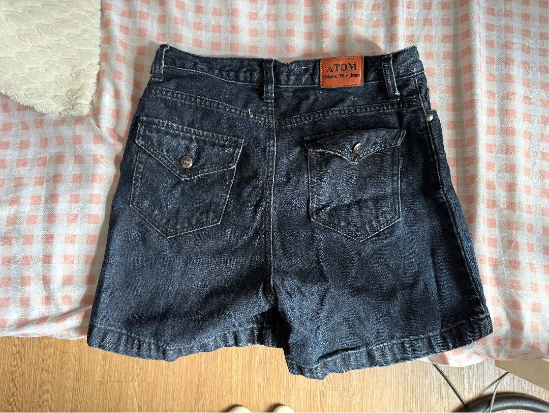 atom shorts thai brand (Category: Shorts) located in Quezon City. Submitted by shoppsbae (Listing ID 1469200261, Image 3). Description: wore only a few minutes in thailand .