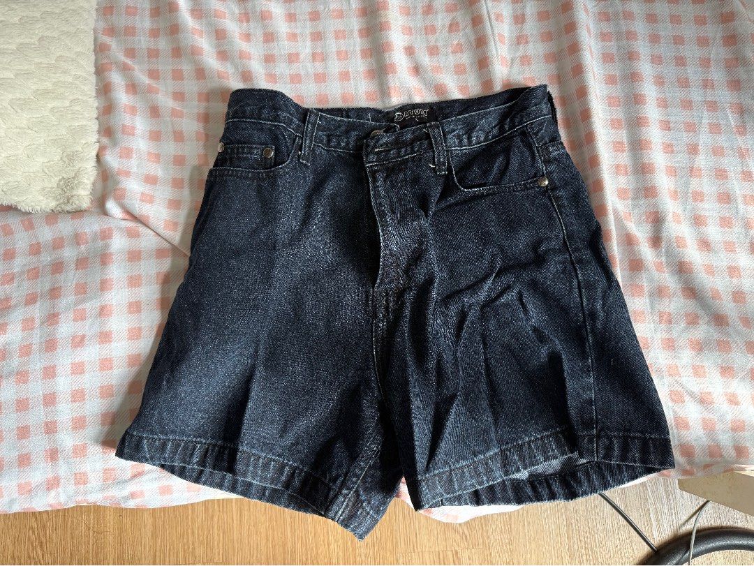 atom shorts thai brand (Category: Shorts) located in Quezon City. Submitted by shoppsbae (Listing ID 1469200261, Image 2). Description: wore only a few minutes in thailand .