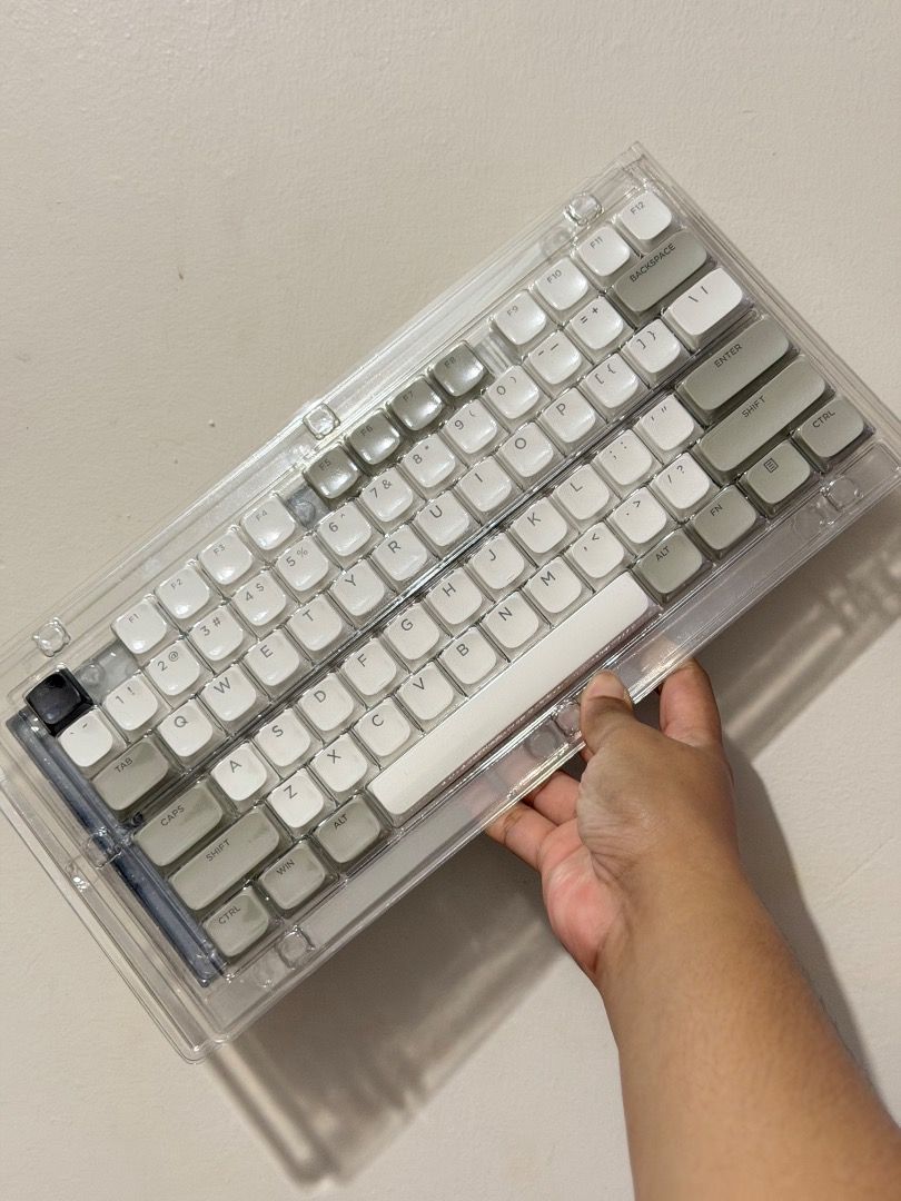 Aula F75 (Category: Computer Keyboard) located in Rizal. Submitted by missfredita (Listing ID 1469101721, Image 3). Description: - Good as new - Will be sold together with the extra low-profile keycaps - 1st pic (in low-profile keycaps) - 2nd pic (in its original keycaps) - 3rd & 4th pic (free low-profile keycaps, 143) Feel free to message for additional photos.