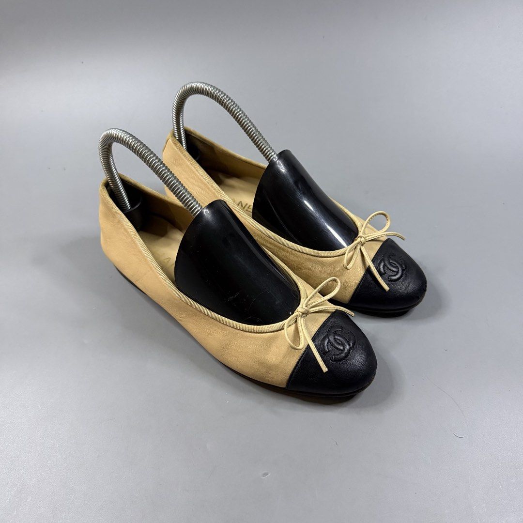 (Authentic) Chanel - CC Cap Toe Ballet Flats Lambskin Beige (Category: Flats & Sandals) located in Paranaque City. Submitted by millennial_goodz (Listing ID 1469302036, Image 1). Description: WTS (Authentic) Chanel - CC Cap Toe Ballet Flats Lambskin Beige Size 37 1/2 Very good condition Flaw: Minimal toe scratches and dirts only Authentic 100% DM.