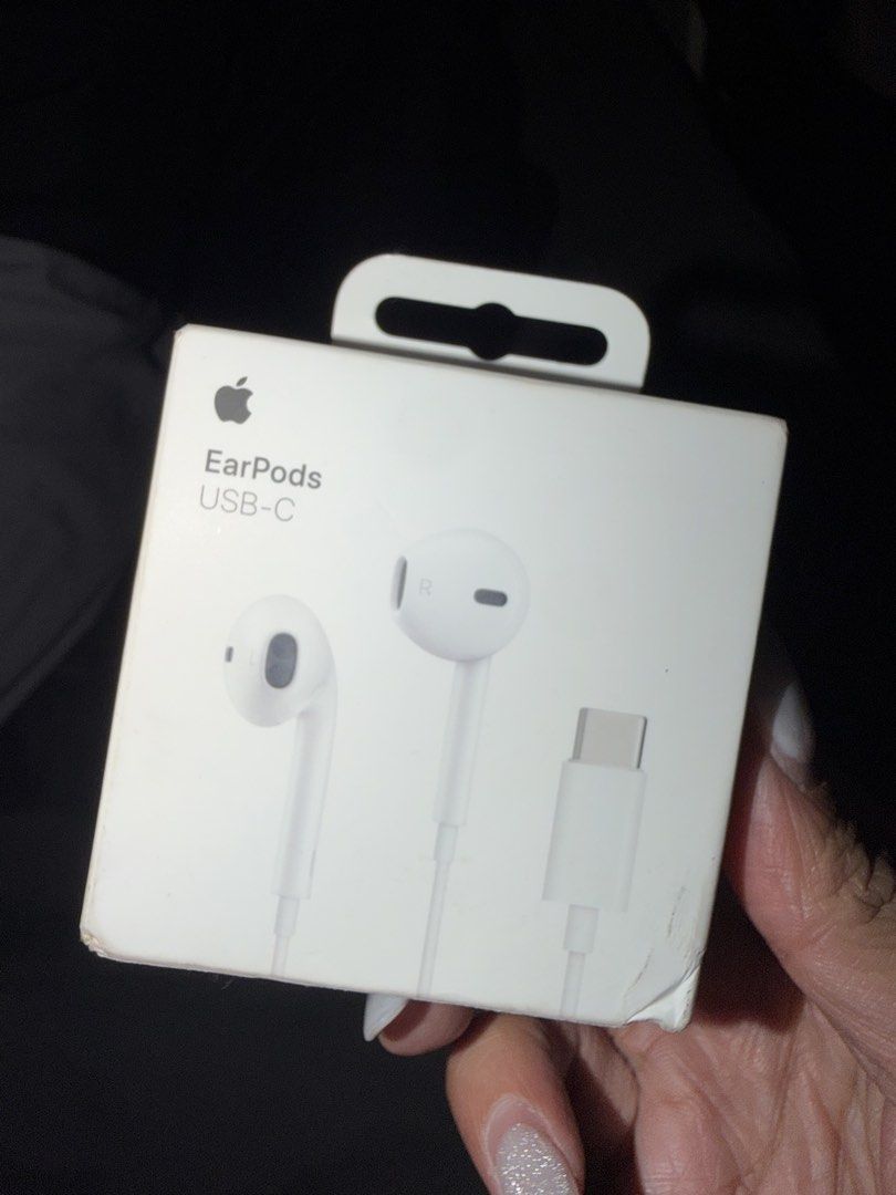 Authentic EarPods USB-C Japan Bought (Category: Earphones) located in Taguig. Submitted by gshopmycloset (Listing ID 1469332177, Image 1). Description: Brand new, sealed and bought in Japan 1000% authentic or your money back. A little dent on packaging due to storage but remains brand new RFS Spare.