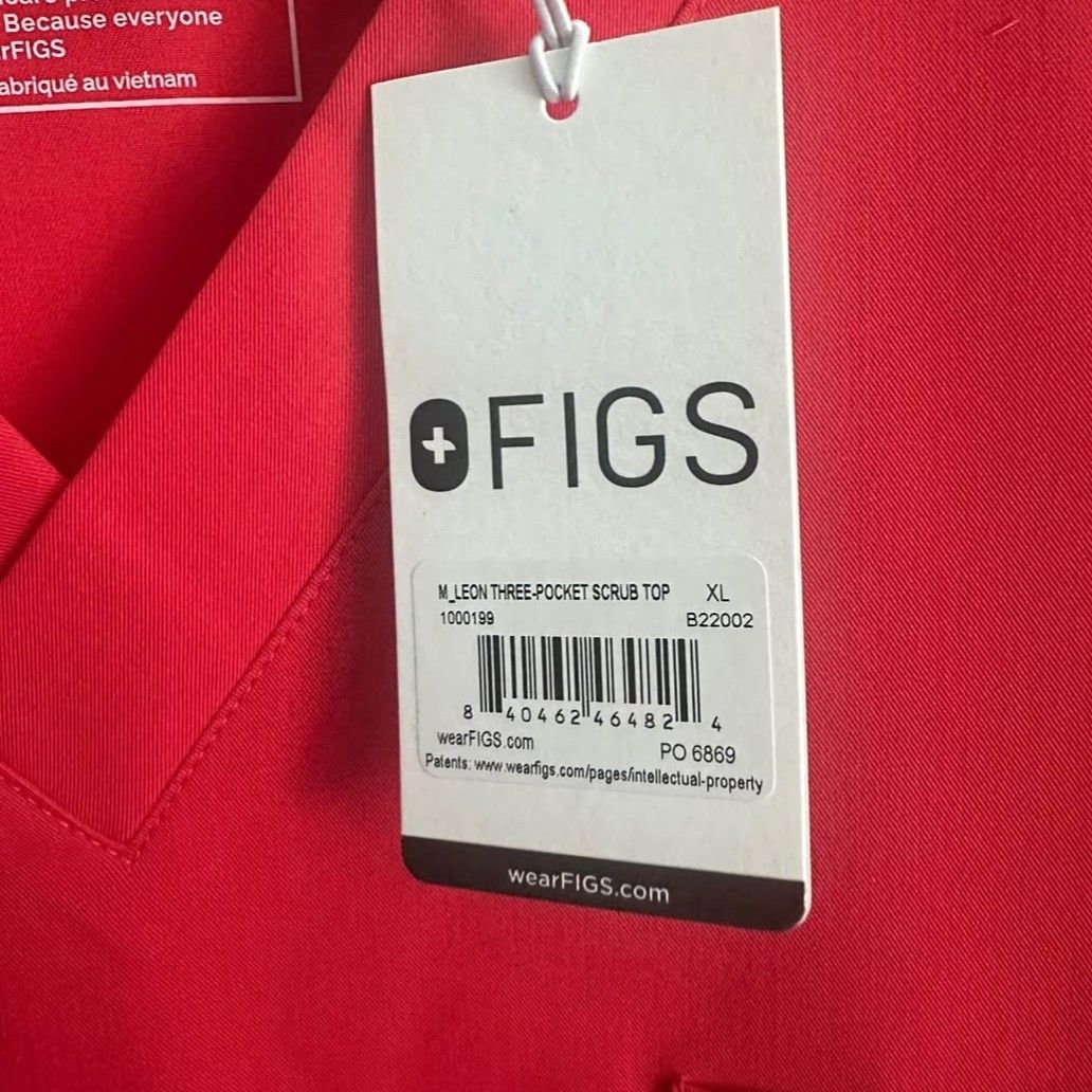 Authentic FIGS Men’s Scrub Set (Top & Pants, New with Tags) (Category: Activewear) located in San Juan. Submitted by docpratty (Listing ID 1469212171, Image 3). Description: New, never worn FIGS men’s scrub set Size: XL top, L bottom.
