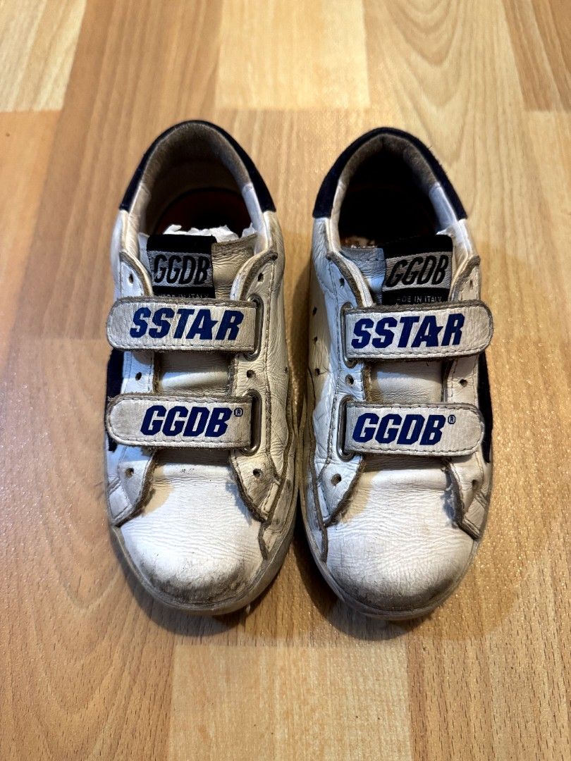 Authentic Golden Goose Kids GGDB (Category: Babies & Kids Fashion) located in Manila. Submitted by withlovesam (Listing ID 1469287161, Image 2). Description: size 27 (17cm insole) rare, so nice when worn!!.