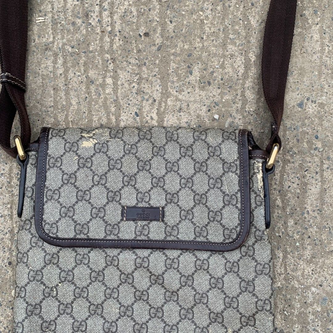 AUTHENTIC GUCCI SLING BAG (Category: Sling Bags) located in Cagayan de Oro. Submitted by prieyaazenia_30 (Listing ID 1469317926, Image 2). Description: GUCCI SLING BAG PAMG OFFICE EXCELLENT MINOR ISSUE LANG NASA PIC SCRATCH ONLY NO OTHER ISSUE.