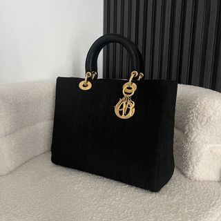 (Category: ) located in . Submitted by ipohluxury (Listing ID 1469341571, Image 1). Description: .