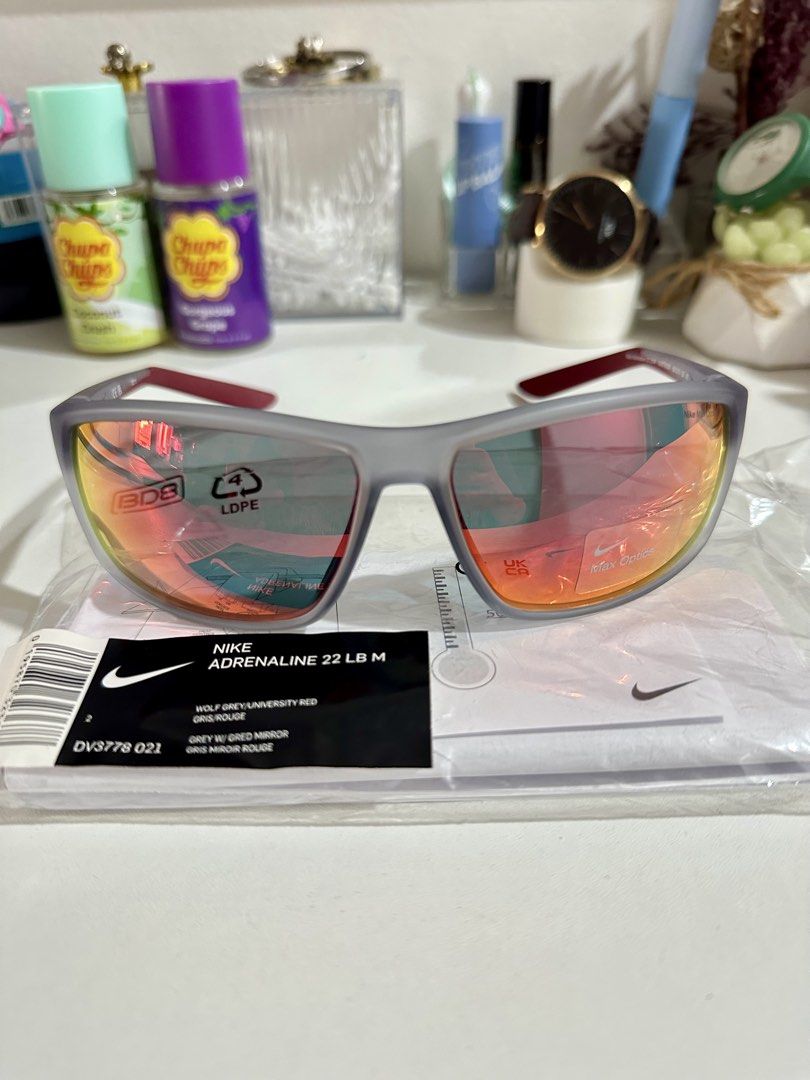Authentic Nike Sunglasses (Category: Sunglasses & Eyewear) located in Quezon City. Submitted by nej_20 (Listing ID 1469212848, Image 1). Description: Original Sunglasses 💯 Brandnew 💯 Fixed Price ‼️ It comes in a ziplock bag with a leaflet included. What you see is what you get. 📍 Quezon City.