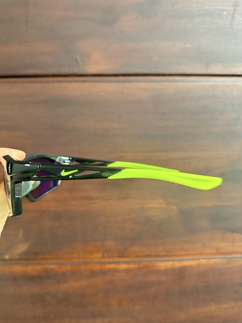 Authentic Nike Sunglasses (Category: Sunglasses & Eyewear) located in Quezon City. Submitted by nej_20 (Listing ID 1469213345, Image 2). Description: Original Sunglasses 💯 Brandnew 💯 Fixed Price ‼️ It comes in a ziplock bag with a leaflet included. What you see is what you get. 📍 Quezon City.