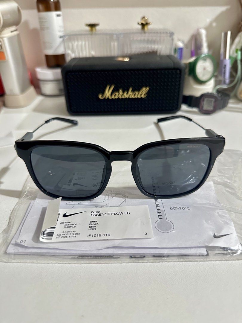 Authentic Nike Sunglasses (Category: Sunglasses & Eyewear) located in Quezon City. Submitted by nej_20 (Listing ID 1469213769, Image 1). Description: Original Sunglasses 💯 Brandnew 💯 Fixed Price ‼️ It comes in a ziplock bag with a leaflet included. What you see is what you get. 📍 Quezon City.