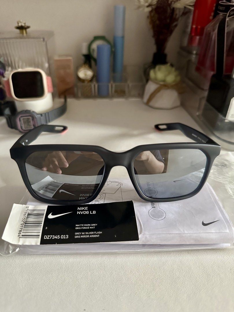 Authentic Nike Sunglasses (Category: Sunglasses & Eyewear) located in Quezon City. Submitted by nej_20 (Listing ID 1469214755, Image 1). Description: Original Sunglasses 💯 Brandnew 💯 Fixed Price ‼️ It comes in a ziplock bag with a leaflet included. What you see is what you get. 📍 Quezon City.