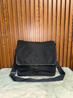(Category: ) located in . Submitted by luxshoppe88 (Listing ID 1469279233, Image 1). Description: .