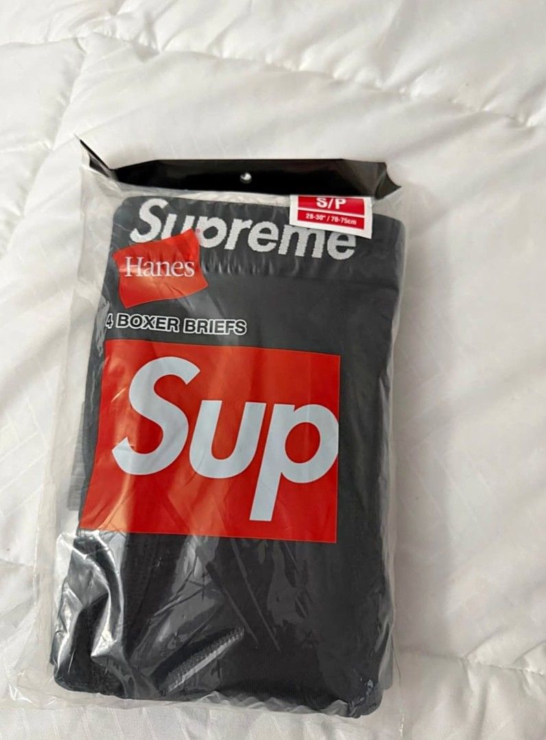 Authentic Supreme / Hanes boxers briefs (4 pack) (Category: Underwear) located in San Juan. Submitted by docpratty (Listing ID 1469362455, Image 1). Description: Brand new Small size Authentic.