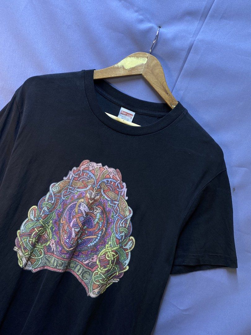 Authentic Supreme “Knot tee” (Category: Tshirts & Polo Shirts ) located in Makati City. Submitted by drip.poww (Listing ID 1469338235, Image 2). Description: - Authentic Supreme - Color: black - Size: Meduim - Dimes: 20x27 - Authentic - Excellent condition - Need wash, fresh from bale - Material: 100% Cotton Please don’t expect too much—these are thrifted (ukay) items. 😊 !!STILL NEGOTIABLE!!.