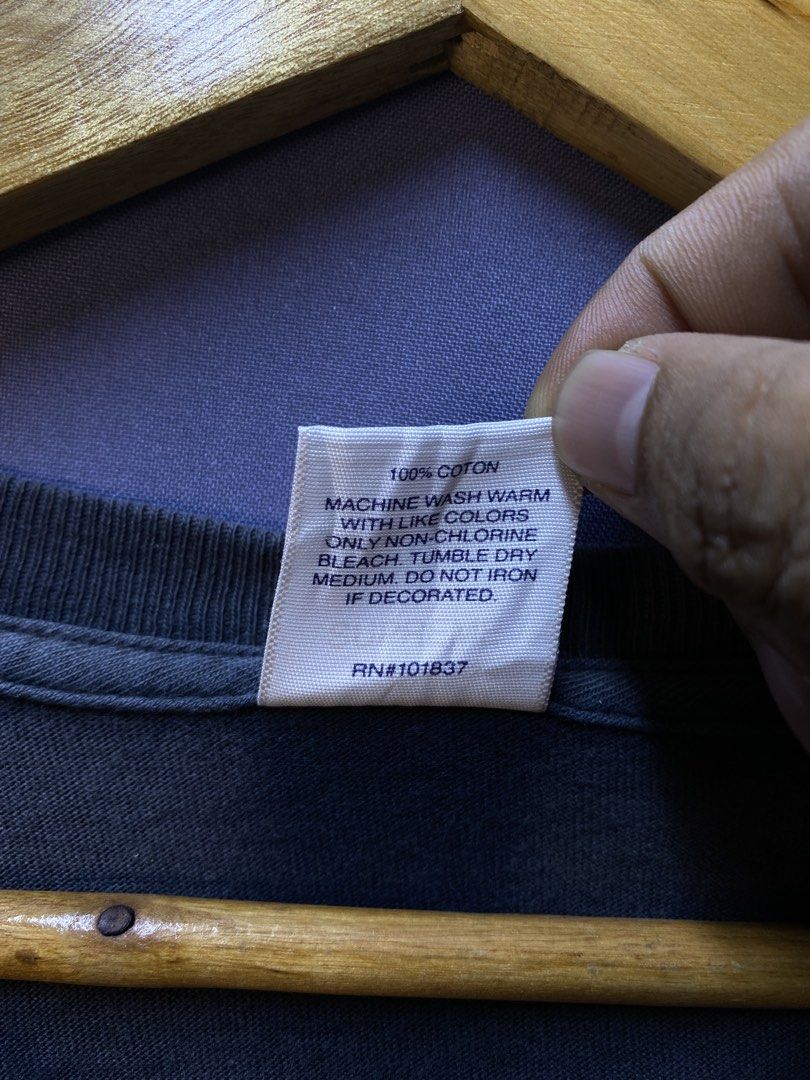 AUTHENTIC SUPREME TEE (Category: Tshirts & Polo Shirts ) located in Makati City. Submitted by drip.poww (Listing ID 1469332917, Image 3). Description: - Authentic Supreme - Color: black - Size: Large - Dimes: 24x29 - Authentic - Fade yung loob ng damit pero sa labas all goods - Excellent condition - Need wash, fresh from bale - Material: 100% Cotton Please don’t expect too much—these are thrifted (ukay) items. 😊 !!STILL NEGOTIABLE!!.