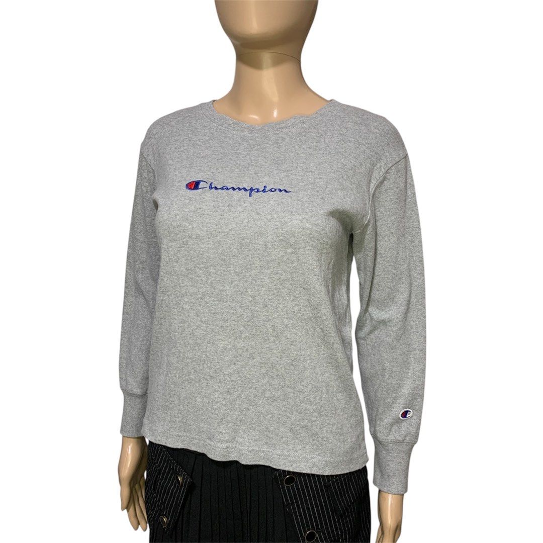 Authentic Vintage Champion Gray Pullover Top y2k 2000s (Category: Tshirts & Polo Shirts ) located in Balanga. Submitted by grotesque (Listing ID 1469281392, Image 3). Description: * In great condition, no flaws. Fits like a small. * Measurements laying flat ↯ Chest: 17 (x2) inches Shoulders: 16.5 “ Sleeve: 19 “ Length: 21 “ .