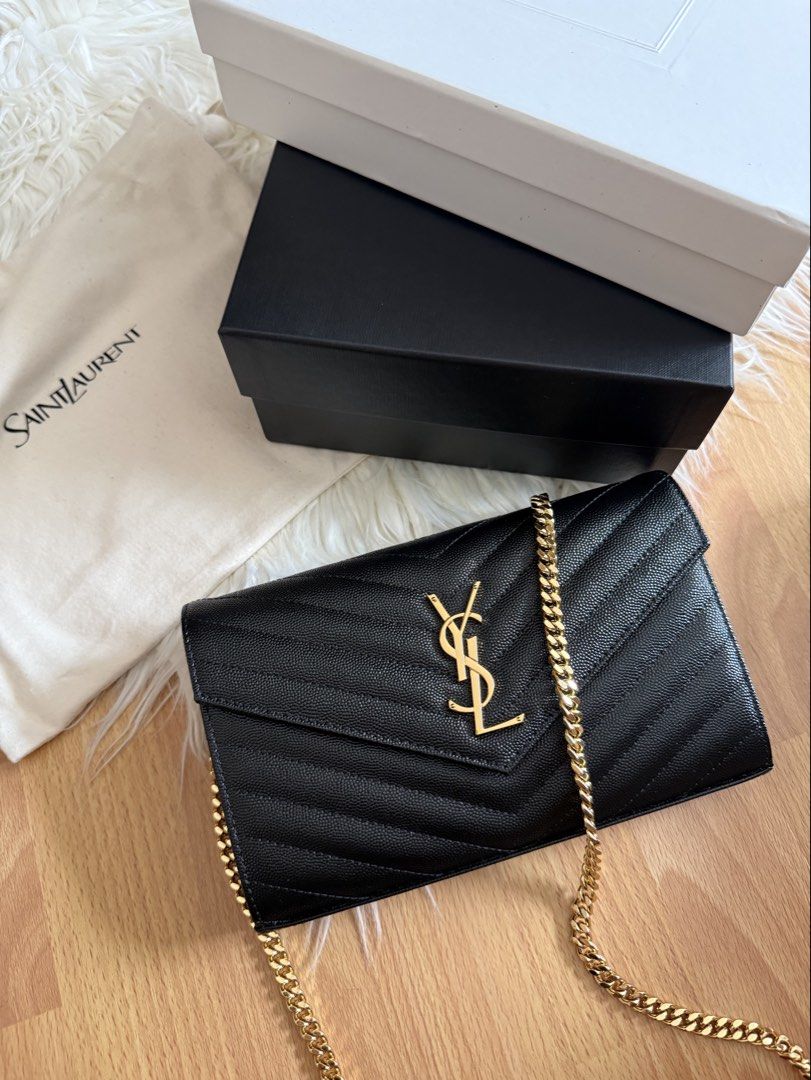 Authentic YSL Woc Medium (Category: Luxury Bags & Wallets) located in Davao. Submitted by hoardshopdavao (Listing ID 1469180948, Image 2). Description: Authentic pasabuy from Europe also comes with box and dustbag ONLY thats why selling low! Good as brandnew condition.