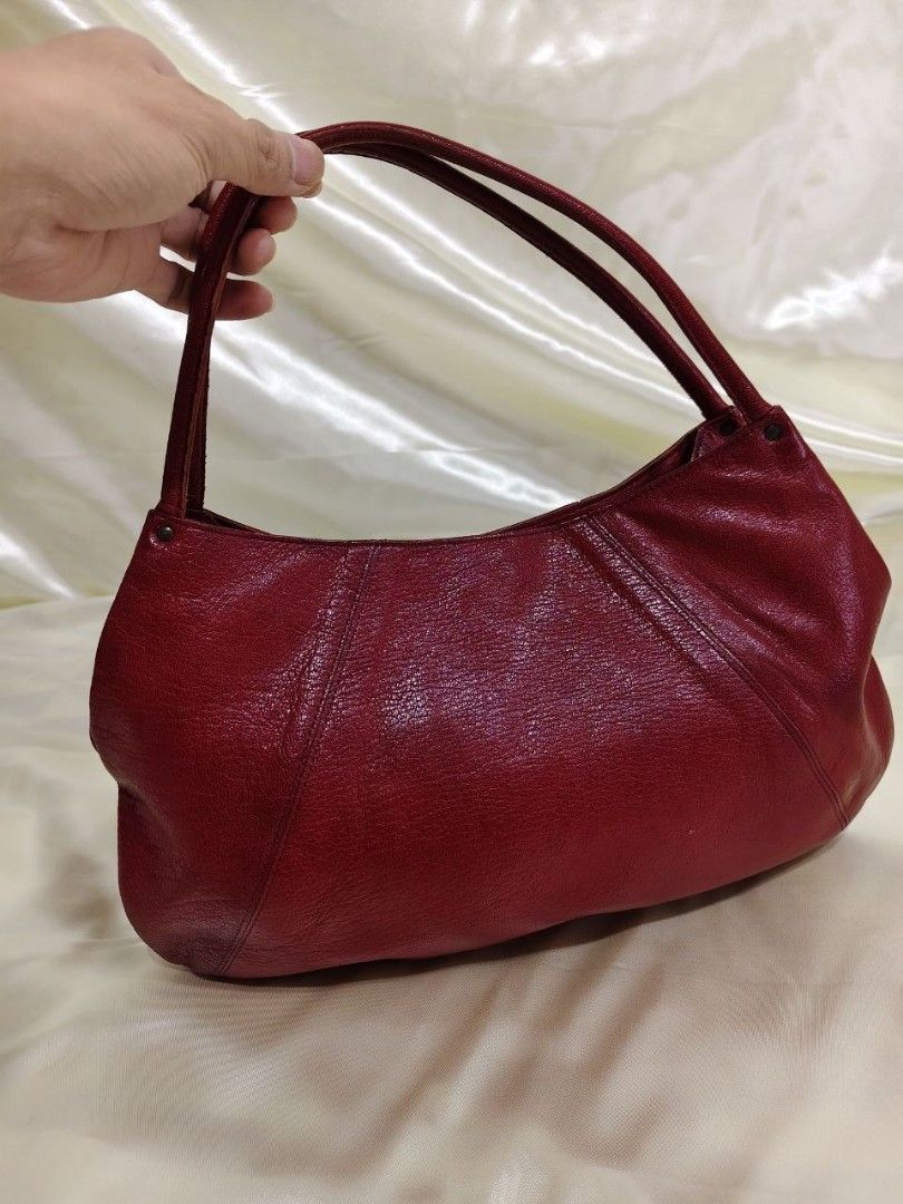 B STUFF GENUINE LEATHER HANDBAG 14/9" (Category: Luxury Bags & Wallets) located in Gamu. Submitted by 2022bagsbunny (Listing ID 1469192935, Image 2). Description: .