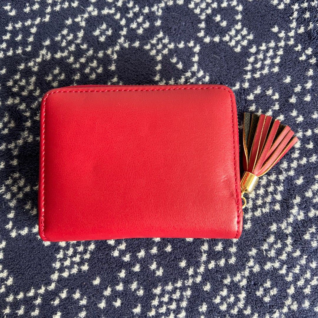 Baellery Wallet (Category: Wallets & Card holders) located in Quezon City. Submitted by rosepam (Listing ID 1469294672, Image 3). Description: Baellery Wallet FIX PRICE New, not used Bought online.