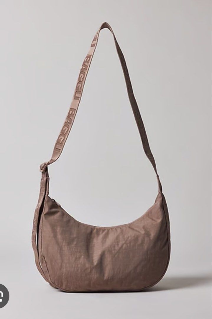 BAGGU Medium Crescent Bag (Category: Cross-body Bags) located in Digos. Submitted by millie.12 (Listing ID 1469229318, Image 3). Description: BAGGU bag Medium Crescent Bag Toasted Almond Color Brand new .