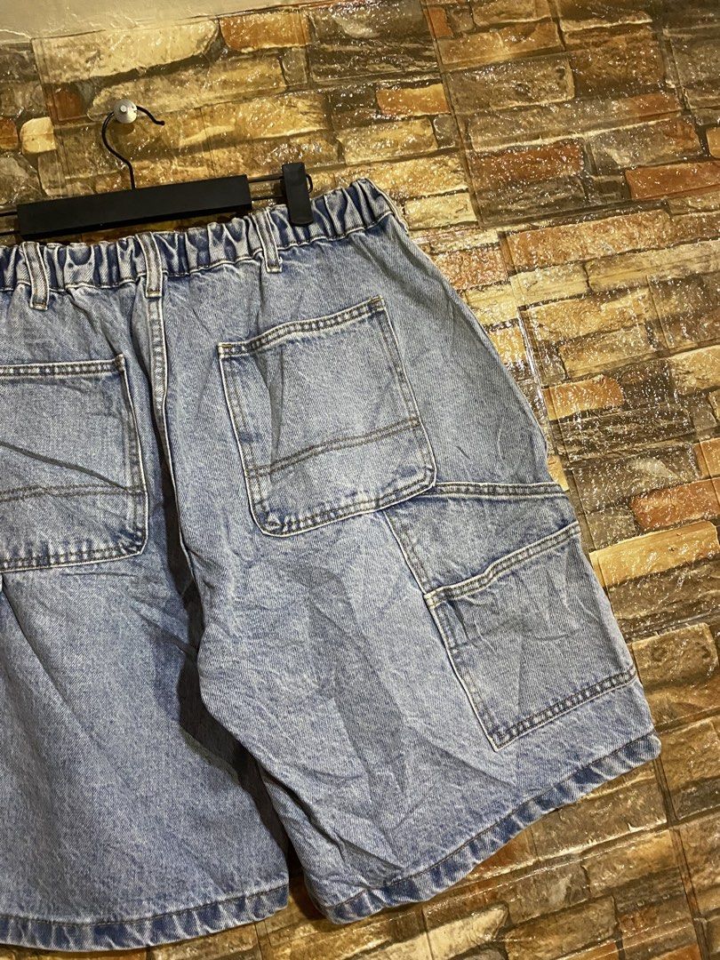 BAGGY CARPENTER DENIM JORTS (Category: Shorts) located in Cebu City. Submitted by arsenyong (Listing ID 1469313197, Image 3). Description: Waist:32-34 Length :20 Hem:13 Excellent .