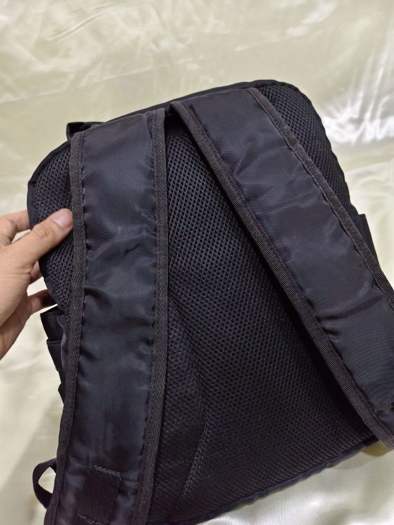 BAGPACK/ HANDBAG 12/15" (Category: Backpacks) located in Gamu. Submitted by 2022bagsbunny (Listing ID 1469209305, Image 2). Description: .