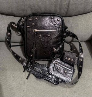 (Category: ) located in . Submitted by luxxechic (Listing ID 1469164946, Image 1). Description: .