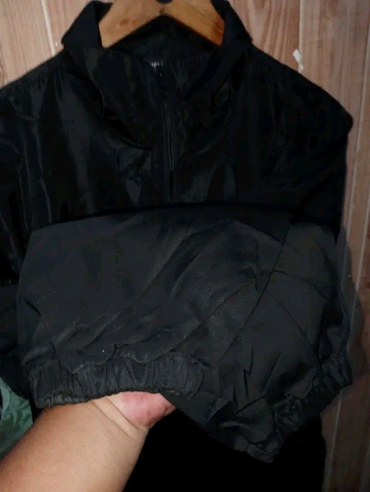 BALENCIAGA (Category: Coats, Jackets and Outerwear) located in Taguig. Submitted by clothingselection (Listing ID 1469327051, Image 3). Description: PTPA BALENCIAGA 24 X 29.5 EXCELLENT CONDITION NID WASH FRESH FROM BALE M 1199.