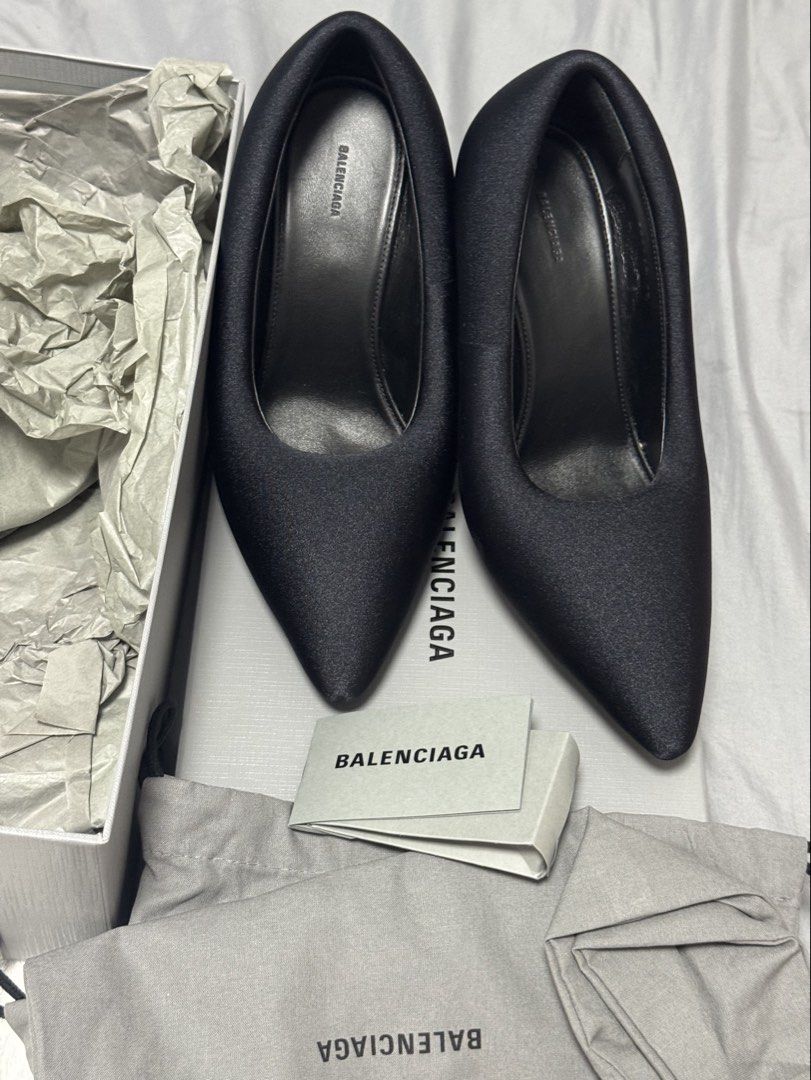 BALENCIAGA PADDED PUMP (Category: Sneakers & Footwear) located in Manila. Submitted by prettystuff1008 (Listing ID 1469339257, Image 3). Description: New Complete with box Available in 37 and 38 From balenciaga store.