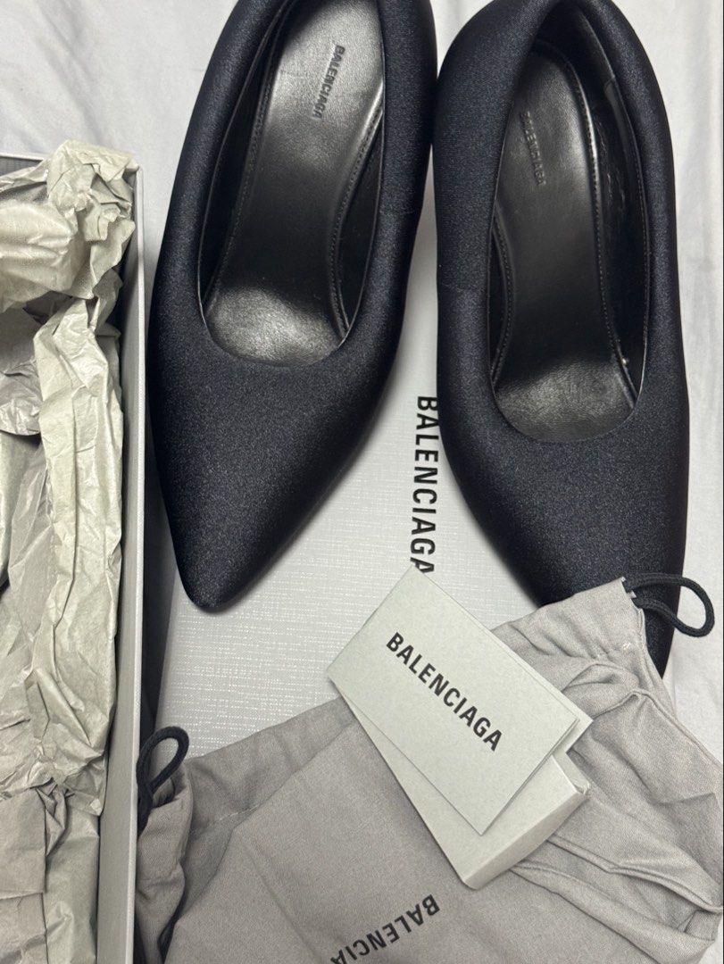 BALENCIAGA PADDED PUMP (Category: Sneakers & Footwear) located in Manila. Submitted by prettystuff1008 (Listing ID 1469339257, Image 1). Description: New Complete with box Available in 37 and 38 From balenciaga store.