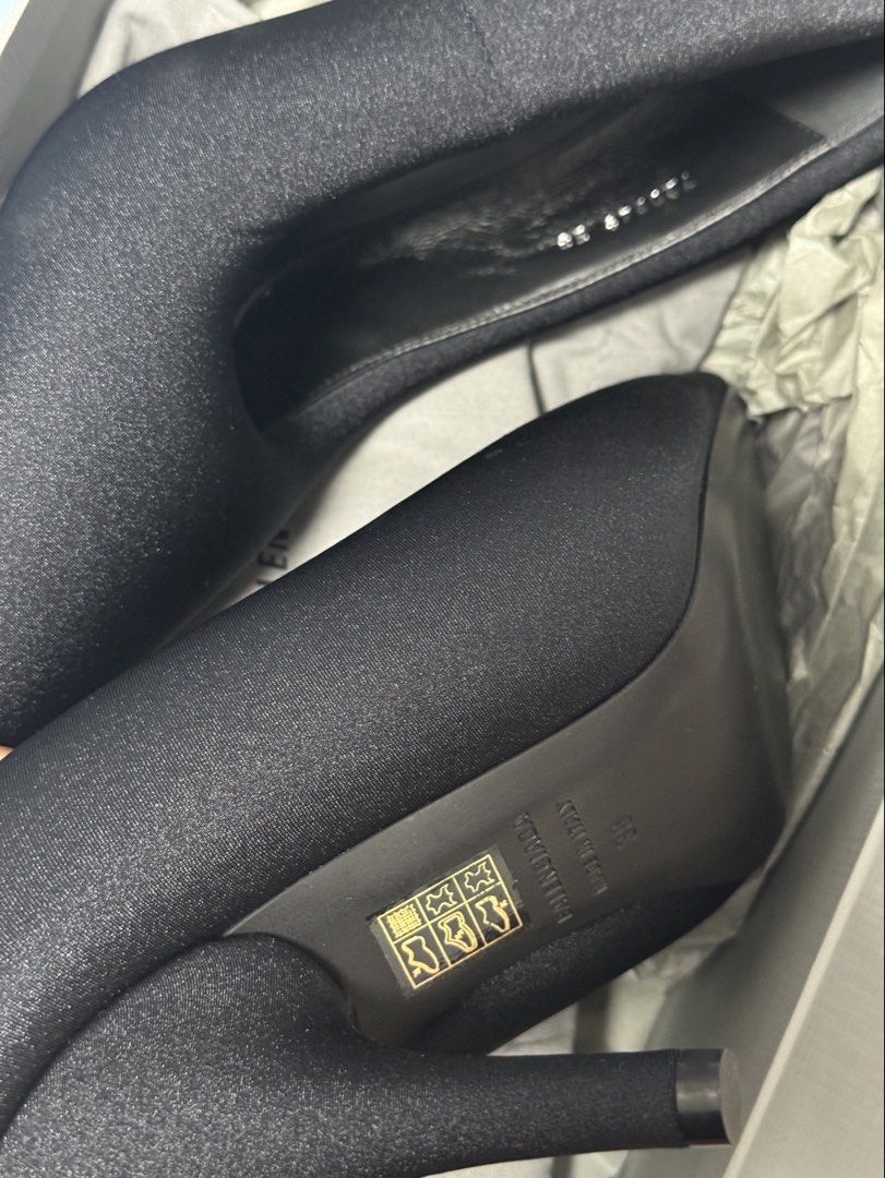 BALENCIAGA PADDED PUMP (Category: Sneakers & Footwear) located in Manila. Submitted by prettystuff1008 (Listing ID 1469339257, Image 2). Description: New Complete with box Available in 37 and 38 From balenciaga store.