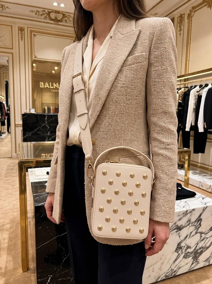 BALMAIN WOMEN BAG (Category: Clutches) located in Angeles City. Submitted by truehawk_95a40c (Listing ID 1469361869, Image 2). Description: MARK DOWN SALE ‼️‼️ balmain women bag available onhand & ready to ship ₱5,990 only with paperbag.