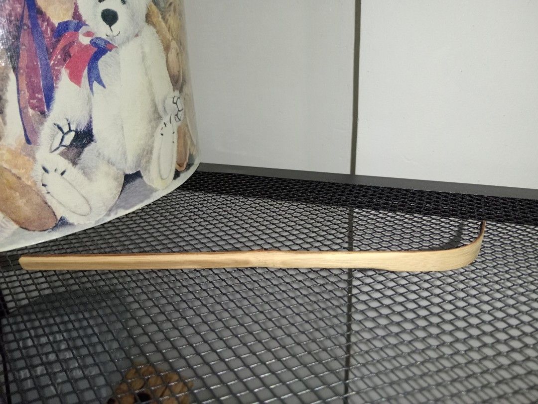BAMBOO MATCHA POWDER SPOON (Category: Coffee & Tea Tableware) located in Kawit. Submitted by gieclutter (Listing ID 1469259392, Image 3). Description: Flakers and joy reservers are 𝗻𝗼𝘁 𝗮𝗹𝗹𝗼𝘄𝗲𝗱 Actual photos, sized precisely Verify item's dimensions first All sales are final—no returns, exchanges, or refunds 𝗖𝗢𝗡𝗗𝗜𝗧𝗜𝗢𝗡: ・𝗡 𝗟𝗢𝗖𝗔𝗧𝗜𝗢𝗡: Kawit, Cavite 𝗠𝗢𝗣: 𝗣𝗙/NO COD Item price + ₱𝟳𝟱 Minimum SF *rates vary based on weig