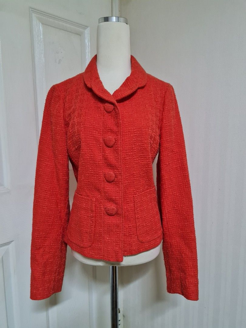 Banana Republic Blazer (Category: Coats, Jackets and Outerwear) located in Baguio. Submitted by k_style_co_preloved (Listing ID 1469290163, Image 2). Description: ON SALE! SALE! SALE! 🎉 ✨ SALE GUIDELINES ✨ 📌 Fixed Price Only – All sale items are offered at their final prices. No haggling or further negotiations, please. ❤️ 📏 Flat-Lay Measurements: 🔎 Flaws/Remarks: Authentic 💯. 💸 PAYMENT METHOD: bank transfer, gcash 📦 SHIPPING: Via J&T Expr