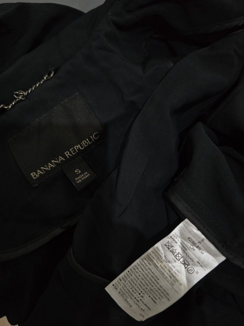 Banana republic soft black coat belted (Category: Coats, Jackets and Outerwear) located in Batangas. Submitted by thevanitychamber (Listing ID 1469186184, Image 2). Description: .