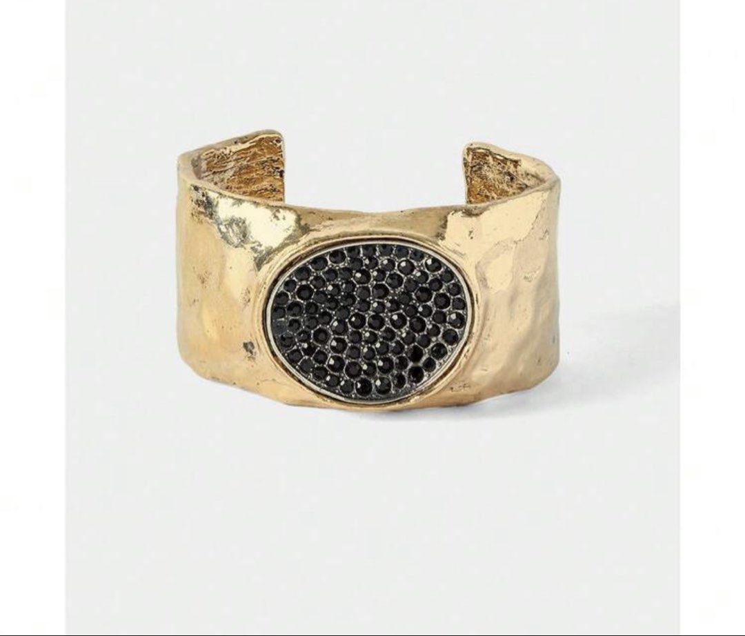Bangle with stones (Category: Announcements) located in Las Pinas. Submitted by silvader (Listing ID 1469289670, Image 1). Description: Brand new .
